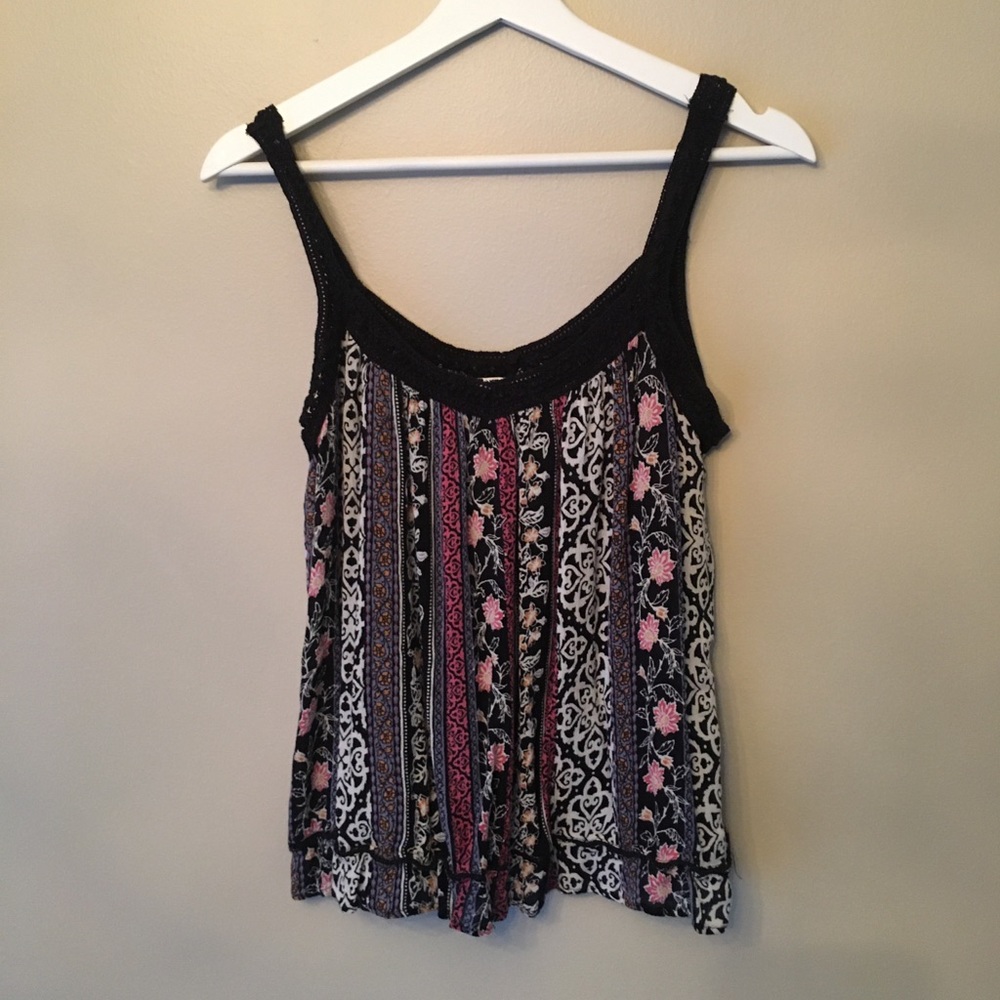 Crochet patterned tank